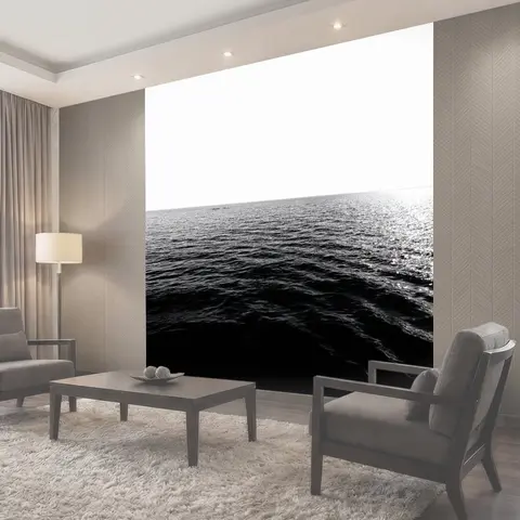 Фотообои Море в стиле черно-белый, с симметричными линиями горизонта и отражением в воде