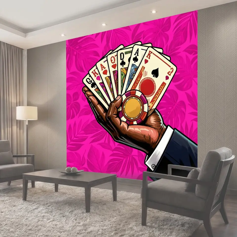 Фотообои Рука с игральными картами и фишкой
